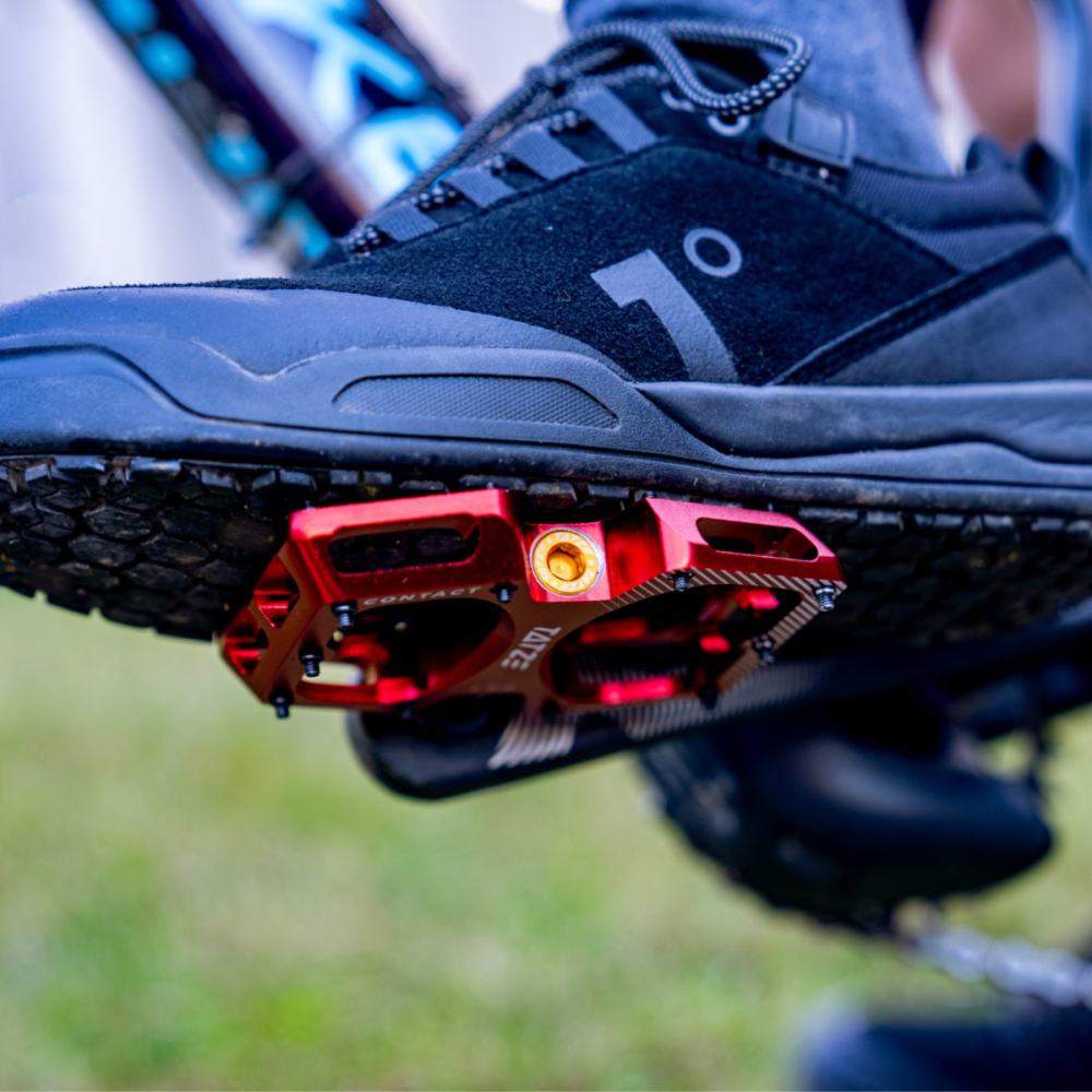 TATZE CONTACT Junior Pedal, rot