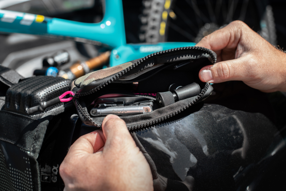 Muc-Off Essential Case