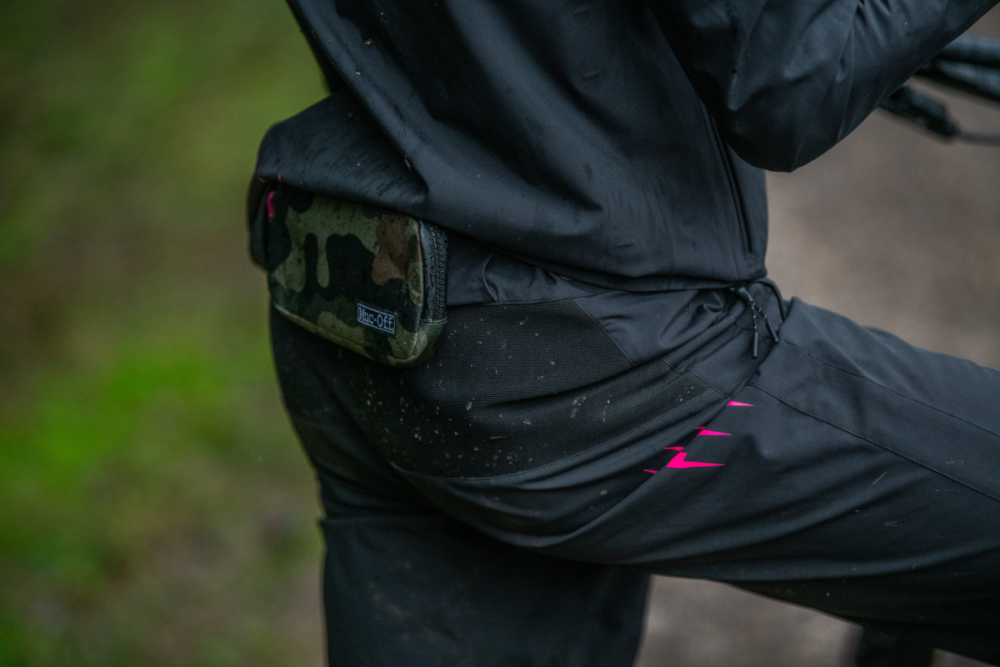 Muc-Off Essential Case