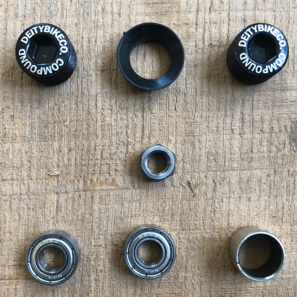 Deity Black Kat Rebuild-Kit (ohne Achse).