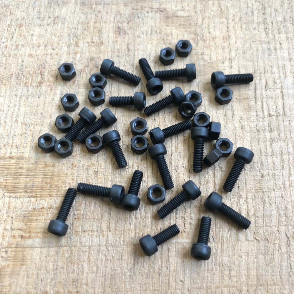 Deity Compound Pin-Kit.