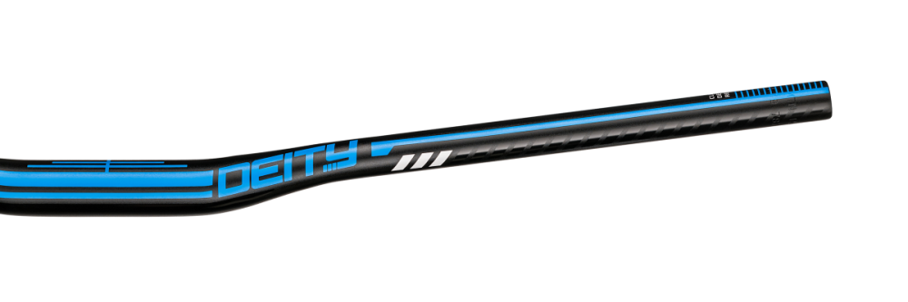 Deity Skyline 787 Lenker, 787 mm Breite, 15 mm Rise, 31.8 mm Lenkerklemmung. Black/Blue.