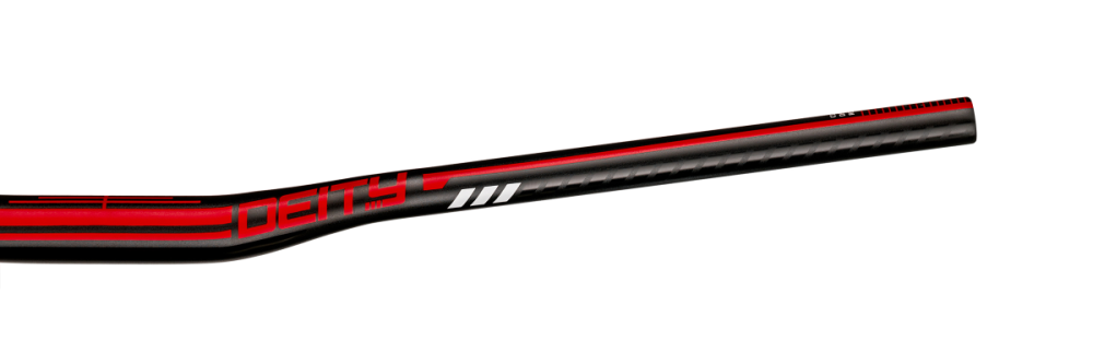 Deity Skyline 787 Lenker, 787 mm Breite, 15 mm Rise, 31.8 mm Lenkerklemmung. Black/Red.