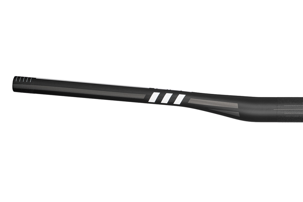 Deity Skywire Carbonlenker, 800 mm, 15 mm Rise, 35 mm Lenkerklemmung. Carbon / Stealth.