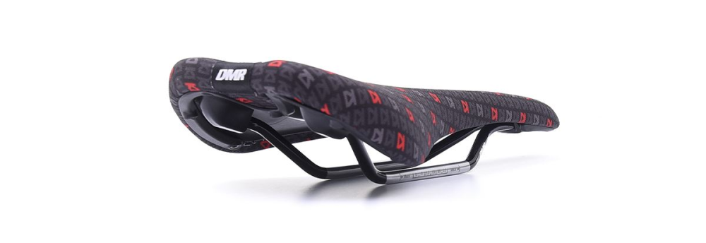 DMR Sattel/selle 25th. Black Red.