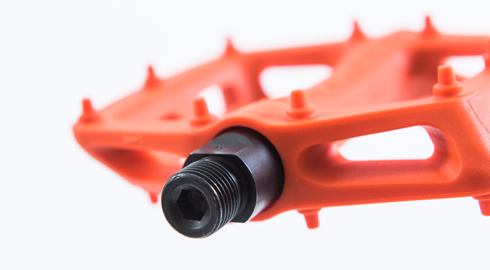 DMR V6. Orange.