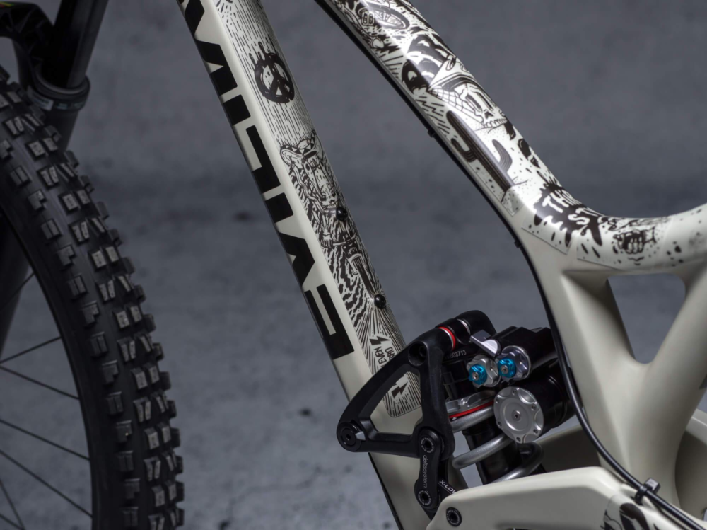 DyedBro Frame Protection Fluor. Black.