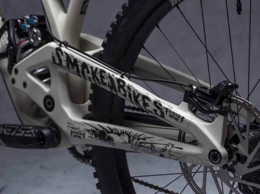 DyedBro Frame Protection Fluor. Black.