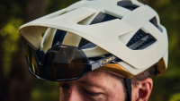 Trek Helm Quantum WaveCel L Era White/Gold CE