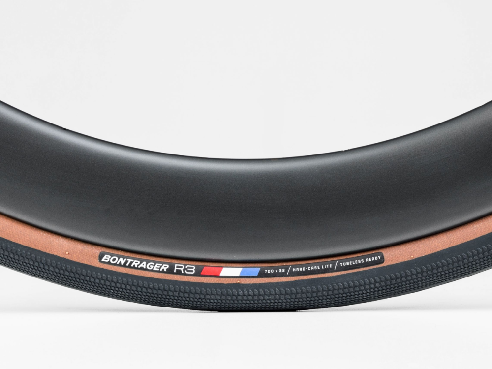 BONTRAGER Reifen R3 Hard-Case Lite 700x32c TLR Skinwall