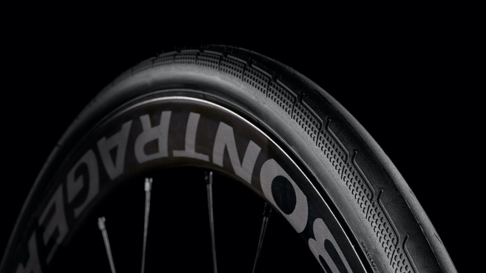 BONTRAGER Tire AW3 Hard-Case Lite 700x38c Reflective