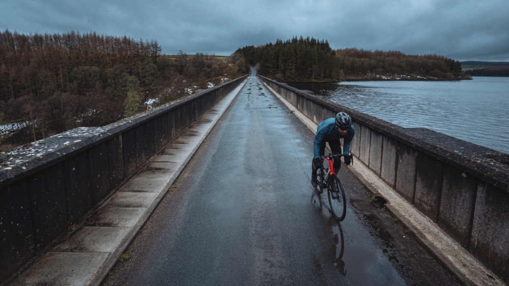 BONTRAGER Tire AW3 Hard-Case Lite 700x38c Reflective