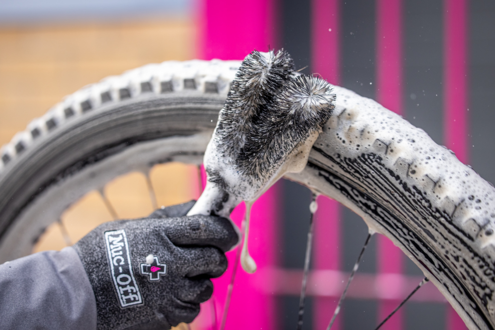 Muc-Off Brush - 2 Prong