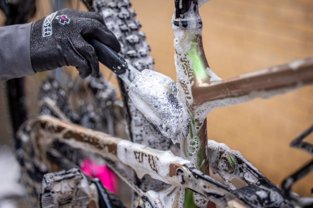 Muc-Off Brush - 2 Prong