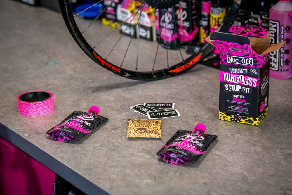 Muc-Off Ultimate Tubeless Setup Kit ? DH / Trail / Enduro 44mm