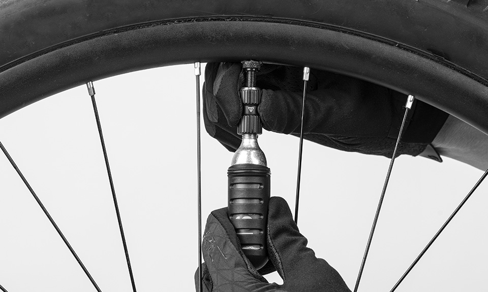 Topeak Nano AirBooster - für Presta- und Schrader Ventile, für Kartuschen 16g und 25g geeignet