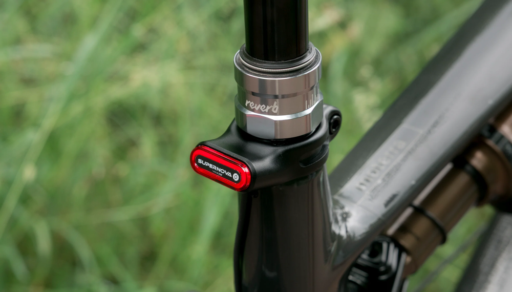 Supernova TL3 Mini Pro Seatpost Clamp 12V - 34.9mm - Bremslicht mit Verzögerungssensor / 34.9mm (31.8mm)