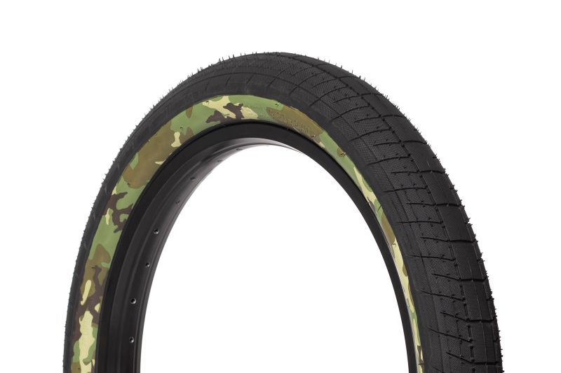 SALTPLUS STING tire, 65 psi, 20' x 2.4', black/forest camouflage sidewall