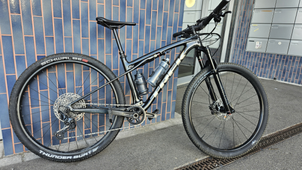 TREK Supercaliber SL 9.6 M (Dark Prismatic) Bike im Kundenauftrag